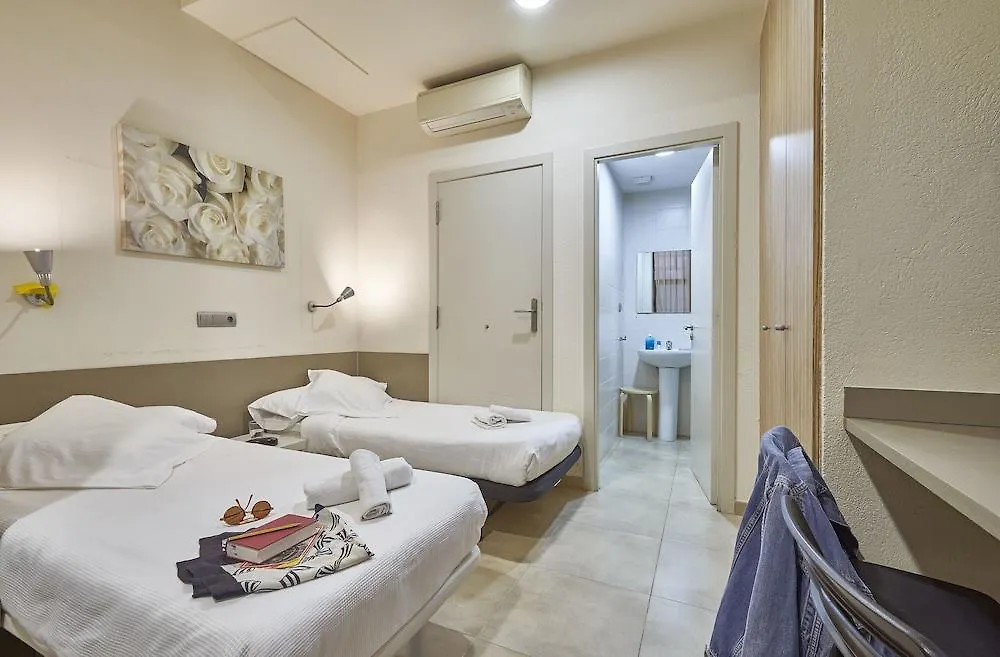 Barcelona Sants Station Apartments 3*,