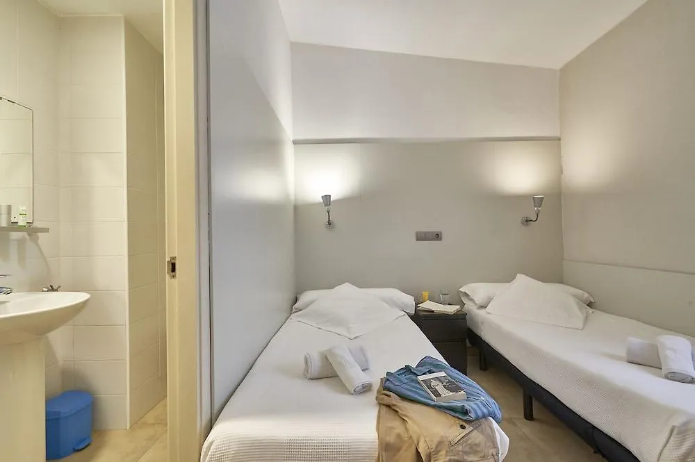 Barcelona Sants Station Apartments 3*,