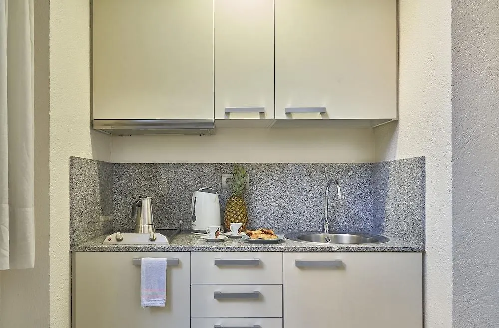 Barcelona Sants Station Apartments ホテル
