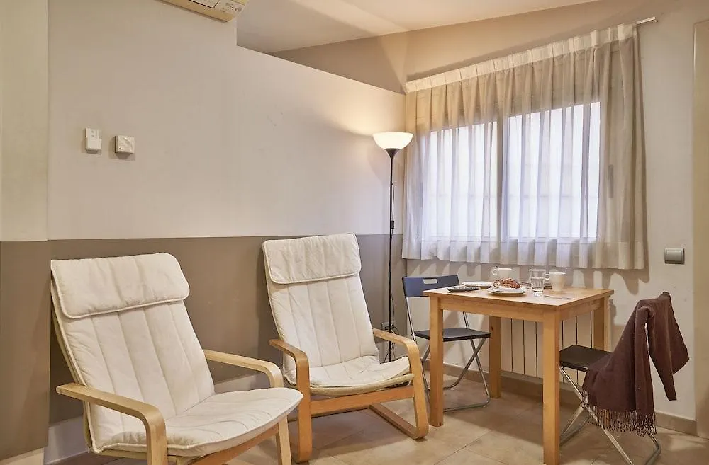 Barcelona Sants Station Apartments ホテル